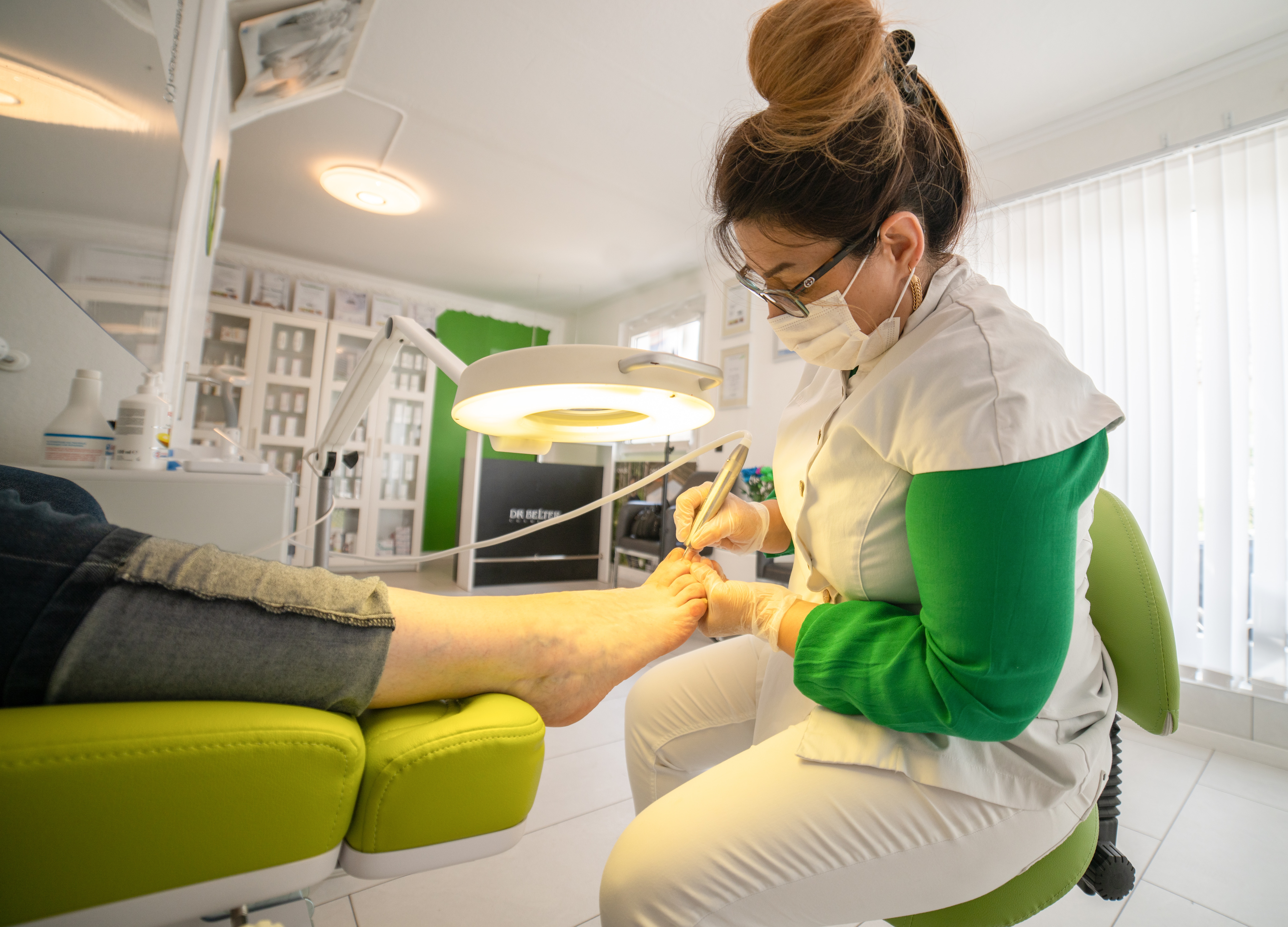 Online appointments for podiatry pedicure Pedicure by podiatrist